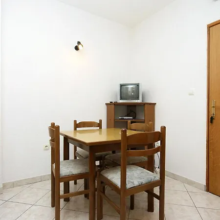 Apartamento With A Parking Space Duce, Omis - 3190 Duće