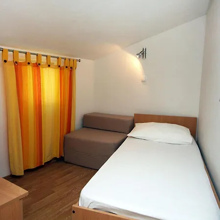 With A Parking Space Duce, Omis - 3190 דירה