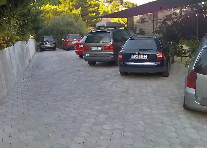 With A Parking Space Duce, Omis - 3190 *